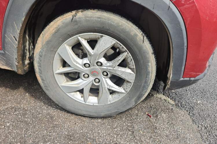 Used Wuling Hongguang S3 2018 1.5L Manual Comfort Model China V Standard Right Front Wheel Hub