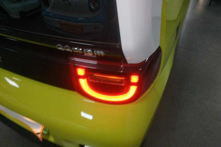 Used Chery QQ Ice Cream 2024 Edition Youth Version 205km Sundae Right Rear Taillight