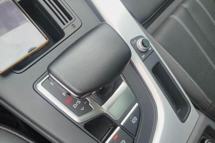 Used Audi A4L 2020 40 TFSI Luxury Dynamic Model