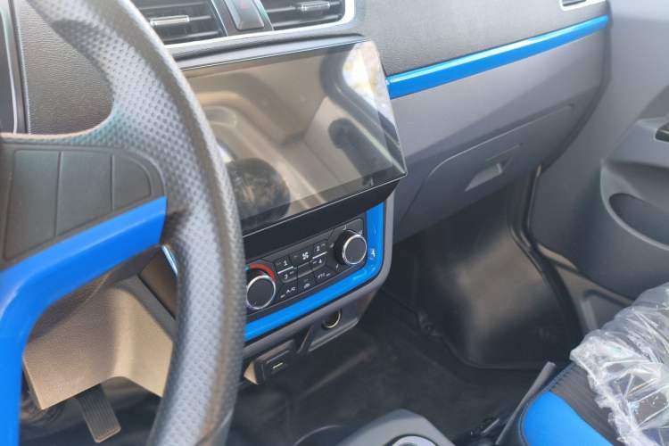 Used SRM New Energy T3L EV 2025 Model—Fudi 42.3 kWh, 3.2-meter Flatbed Truck
