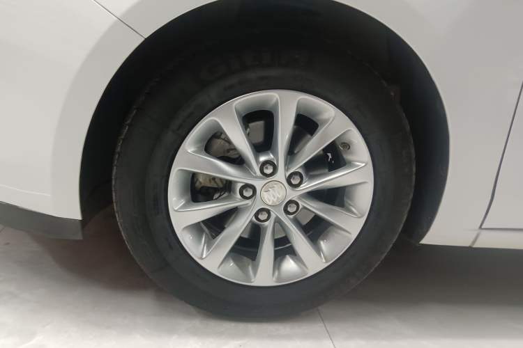 Used Buick GT 2019 15T Dual-Clutch Advanced Version China VI Standard Left Front Wheel Hub