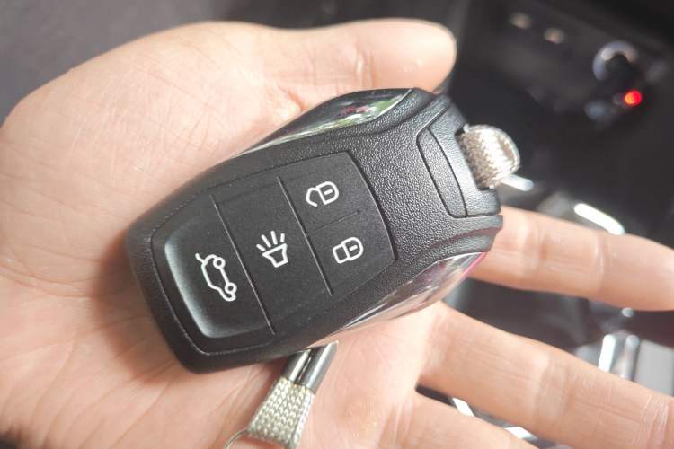 Used Soueast DX3 2016 1.5L Manual Flagship Version Vehicle Key