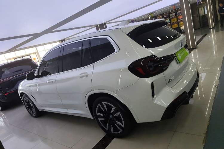 Used BMW iX3 2024 Leading Model
