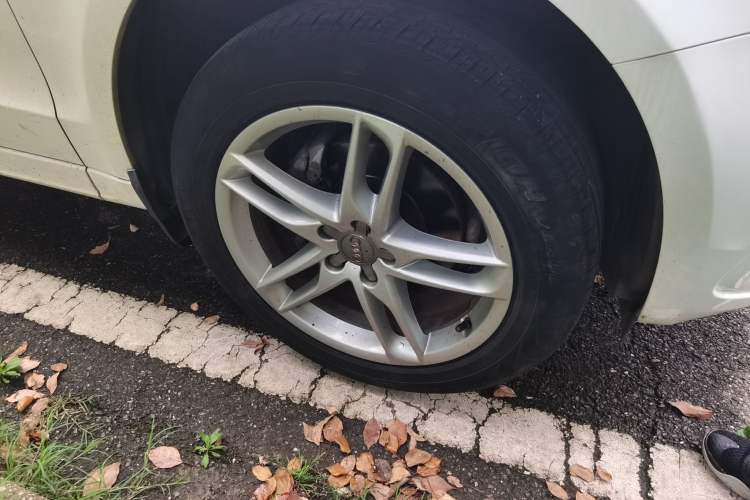 Used Audi Q5 2017 Plus 40 TFSI Ambition Model Right Front Wheel Hub