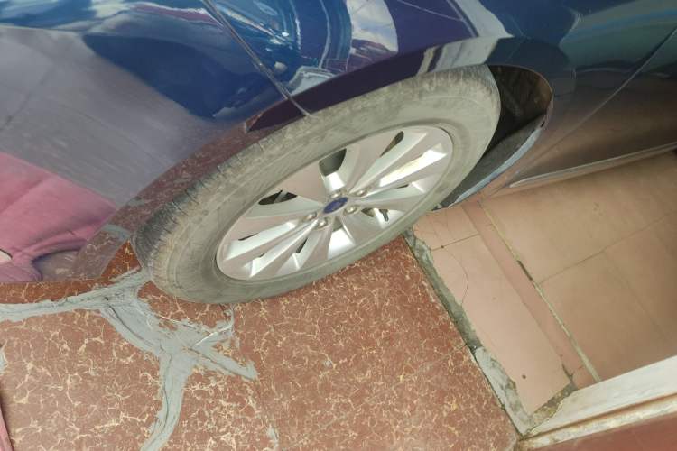 Used Ford Taurus 2016 EcoBoost 180 Luxury Model
