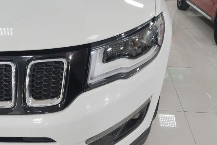 Used Jeep Compass 2017 200T Automatic Family Edition
