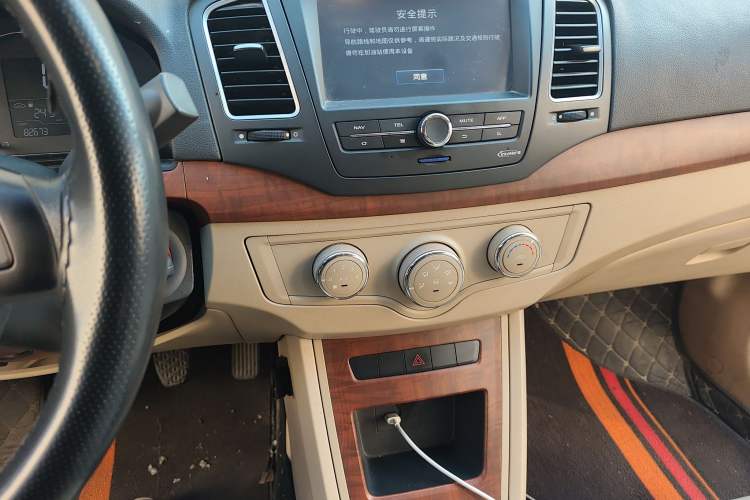 Used Roewe 350 2014 1.5L Manual Swift Edition
