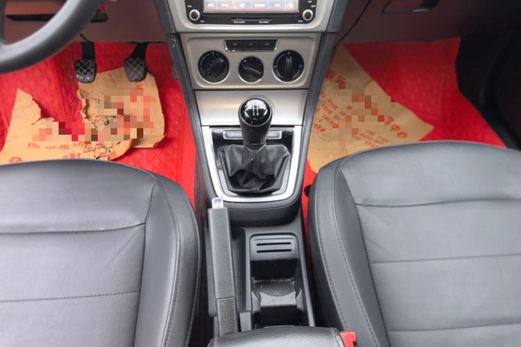 Used Volkswagen Lavida 2013 Restyled Classic 1.6L Manual Comfort Edition Gear Lever