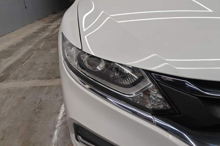 Used Honda Jade 2017 1.8L automatic Comfort version 5 seats Right Front Headlight