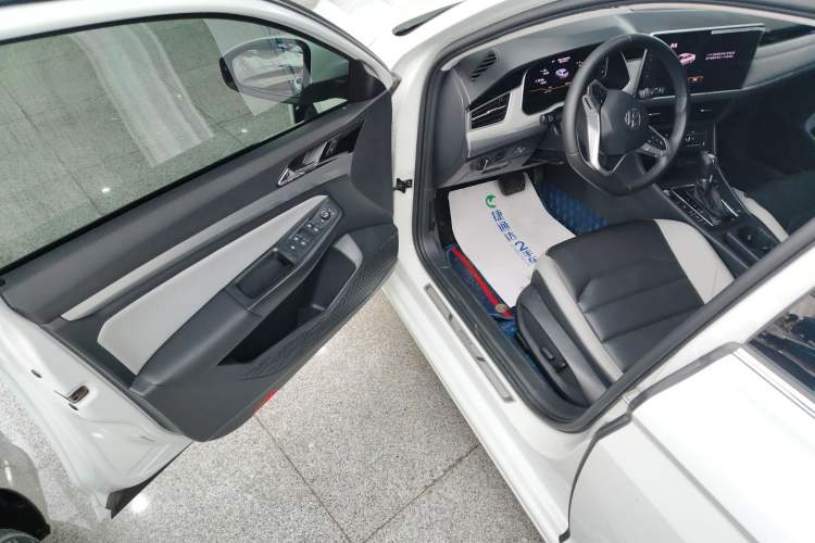 Used Volkswagen Bora 2023 300TSI DSG Prestige Edition
