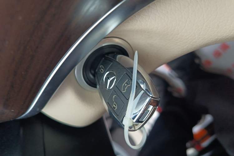 Used Mercedes-Benz V-Class 2020 V 260 Avantgarde Edition
