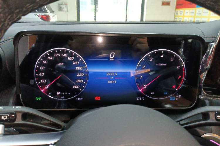 Used Mercedes-Benz GLC 2024 Facelifted GLC 260 L 4MATIC Luxury Version 5 Seats