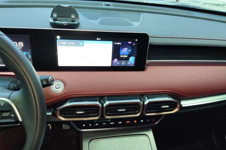 Used JETOUR X70 PLUS 2024 Champion Edition 1.5T DCT Champion MAX 5-Seater
