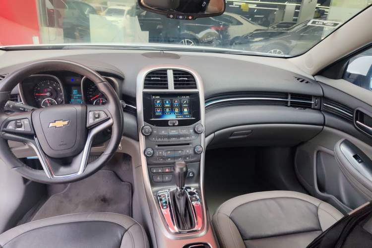 Used Chevrolet Malibu 2014 2.0L Automatic Luxury Edition Gear Lever