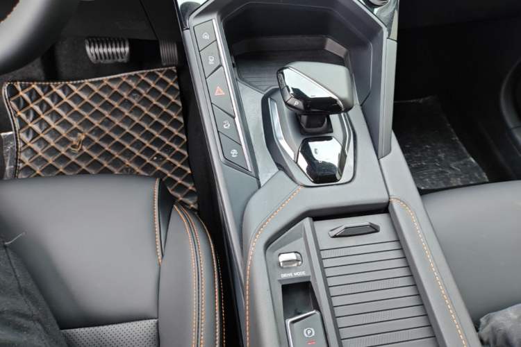 Used Lynk & Co 06 EM-P 2022 PHEV 84 km Range Pro Version
