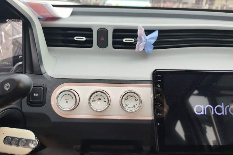 Used Wuling Hongguang MINIEV 2022 Macaron Premium Model – Lithium Iron Phosphate Audio And AC Panel