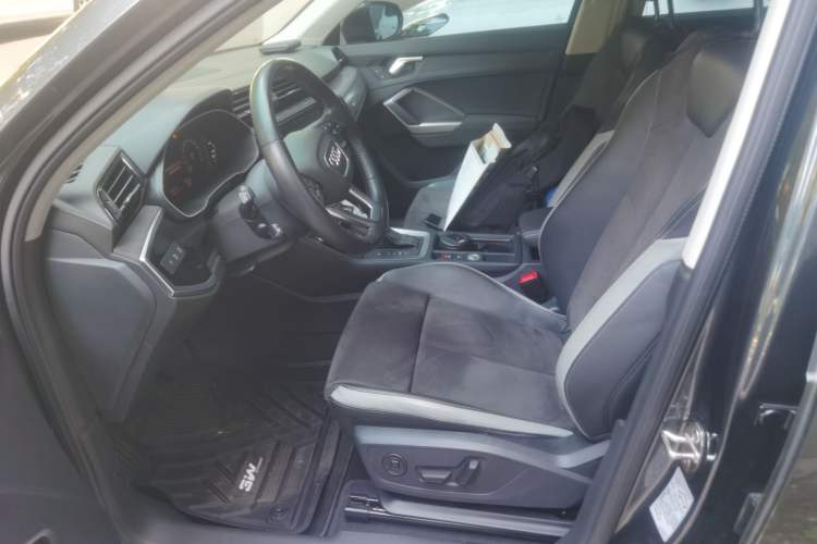 Used Audi Q3 2021 35 TFSI Progressive Dynamic Edition
