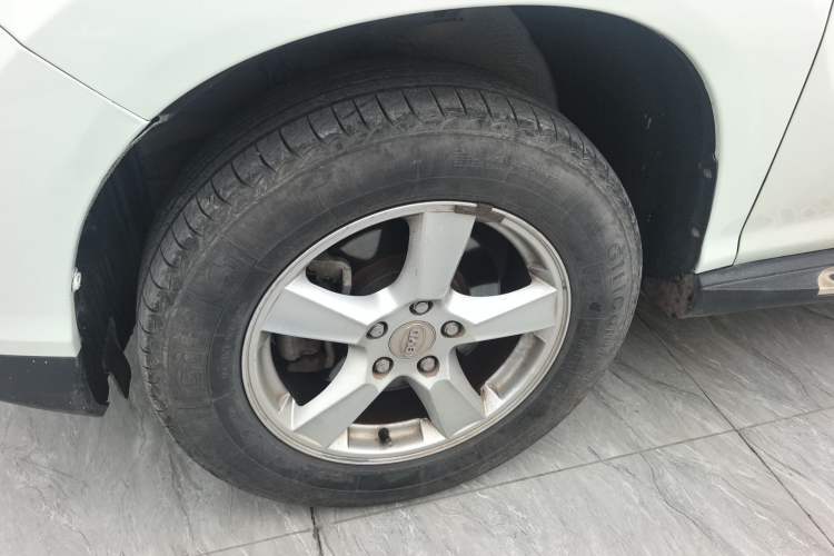 Used BYD S6 2014 2.4L Automatic Prestige 5-Seater