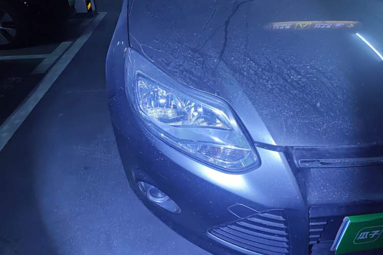 Used Ford Focus 2012 Sedan 1.6L Automatic Fashion Edition
