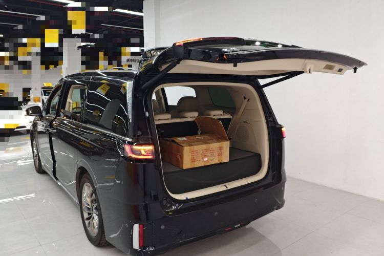 Used VOYAH Dream 2024 PHEV Ultra-Long Range Flagship Edition Trunk