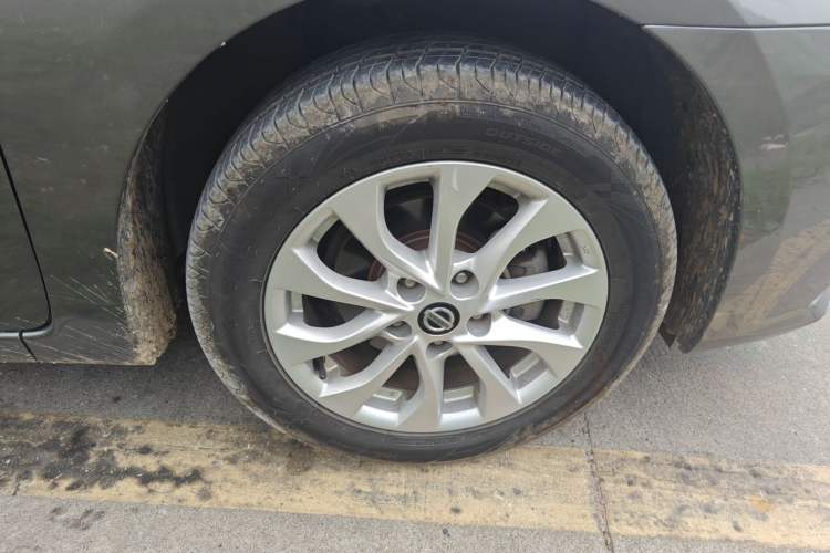 Used Nissan Sylphy 2019 1.6XV CVT Smart Connect Luxury Edition China VI Standard Right Front Wheel Hub