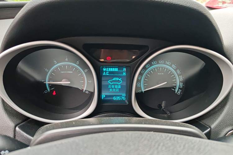 Used GAC Trumpchi GS5 Super 2015 1.8T Automatic Two-Wheel Drive Luxury Edition Instrument Cluster