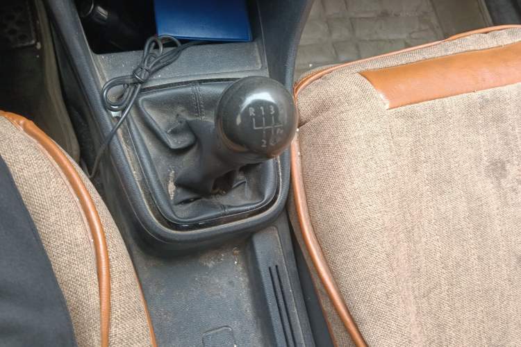 Used Volkswagen Jetta 2015 Zhuihui Edition 1.4L Manual Fashion Model Gear Lever