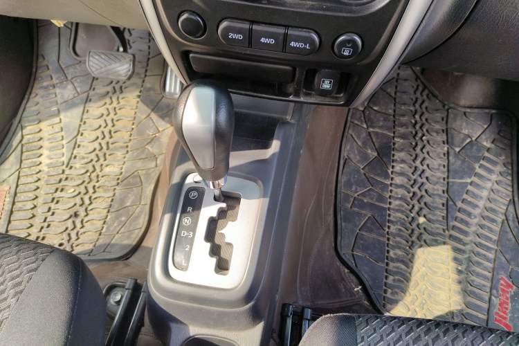 Used Suzuki Jimny 2015 1.3 AT JLX Gear Lever
