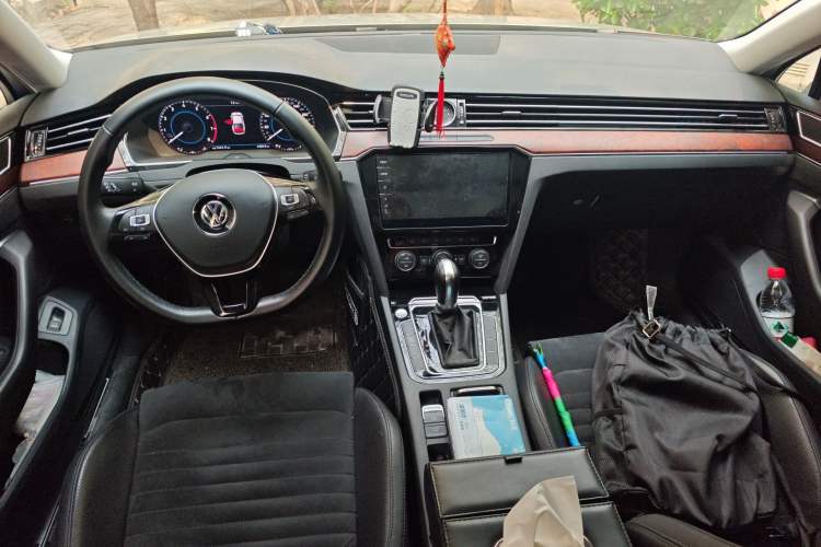 Used Volkswagen Magotan 2019 330TSI DSG Luxury Model China V Standard Center Console