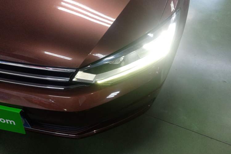 Used Volkswagen Touran 2016 Volkswagen Touran L 330TSI DSG Luxury Edition Left Front Headlight