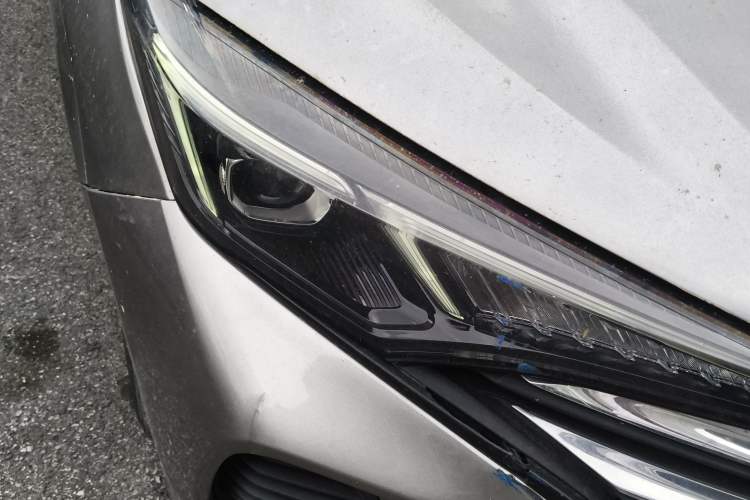 Used CHANGAN Eado 2021 PLUS 1.6L GDI CVT Luxury Model Right Front Headlight