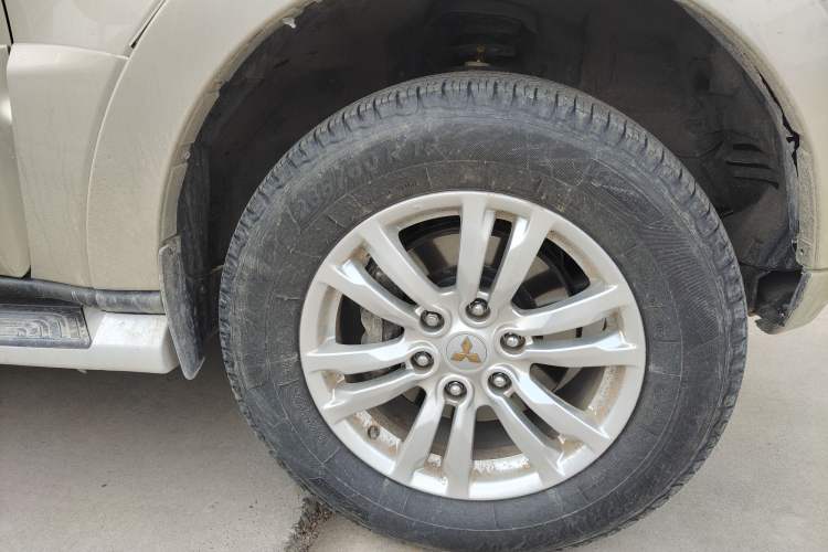 Used Mitsubishi Pajero 