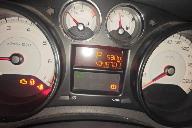 Used Peugeot 308 2012 1.6L Automatic Fashion Edition Odometer Close Up