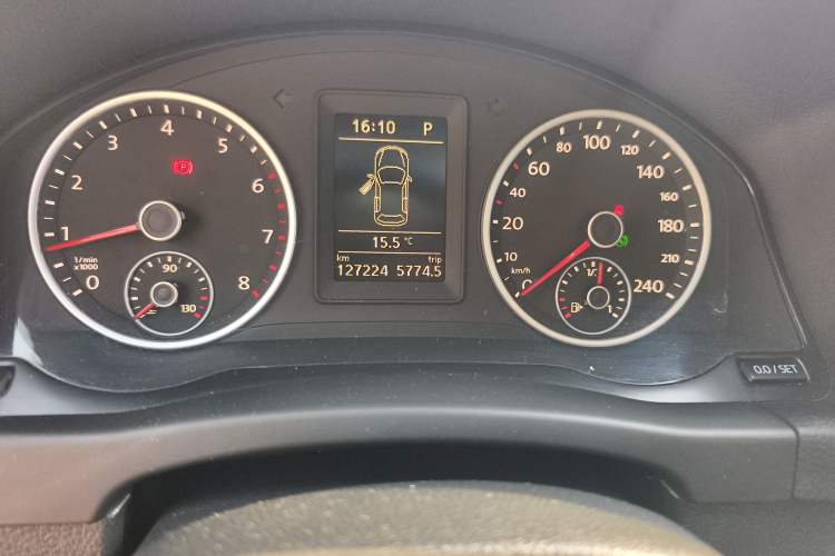 Used Volkswagen Tiguan 2016 280TSI Automatic Two-Wheel Drive Silk Road Comfort Edition Odometer Close Up