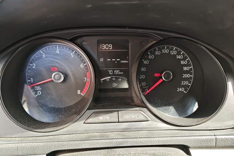 Used Volkswagen Lavida 2017 1.6L Manual Fashion Edition
