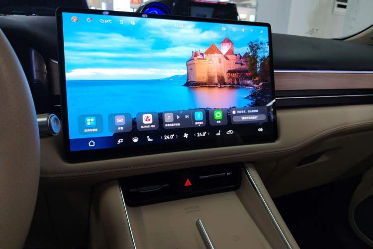 Used Hima AITO M5 2025 Extended-Range Ultra All-Wheel-Drive Version
