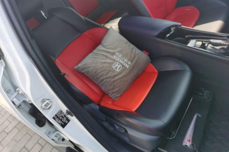 Used Toyota IZOA 2020 2.0L Enjoy Edition
