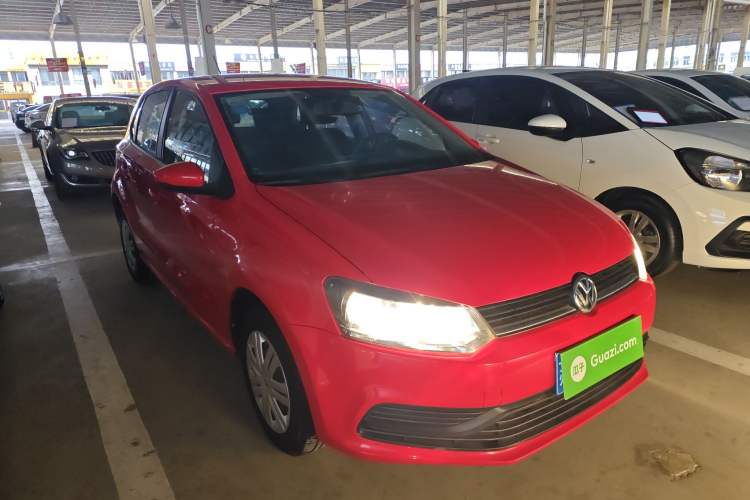 Used Volkswagen Polo 2016 1.4L Automatic Trendy Model Front Right 45 Deg