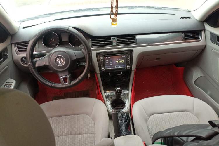 Used Volkswagen Bora 2014 1.6L Manual Fashion Edition
