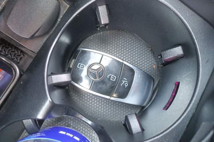 Used Mercedes-Benz E-Class New Energy 2022 Restyled E 350 e L Plug-in Hybrid Sports Sedan Vehicle Key