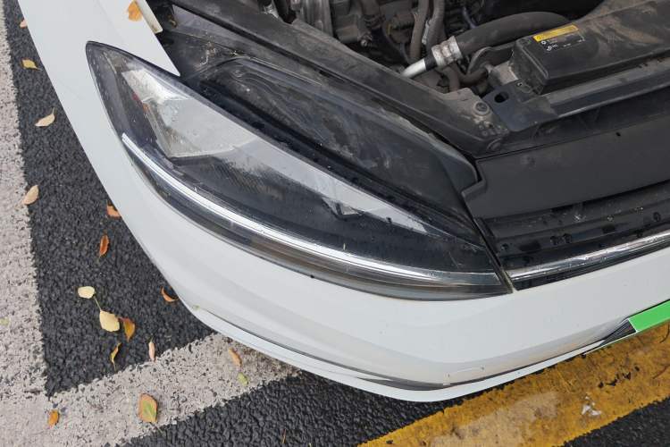 Used Volkswagen Golf 2018 230TSI Automatic Comfort Model Right Front Headlight