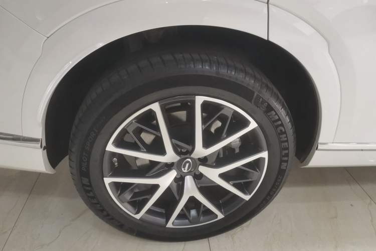 Used GAC Trumpchi ES9 2024 PHEV with 143 km Max