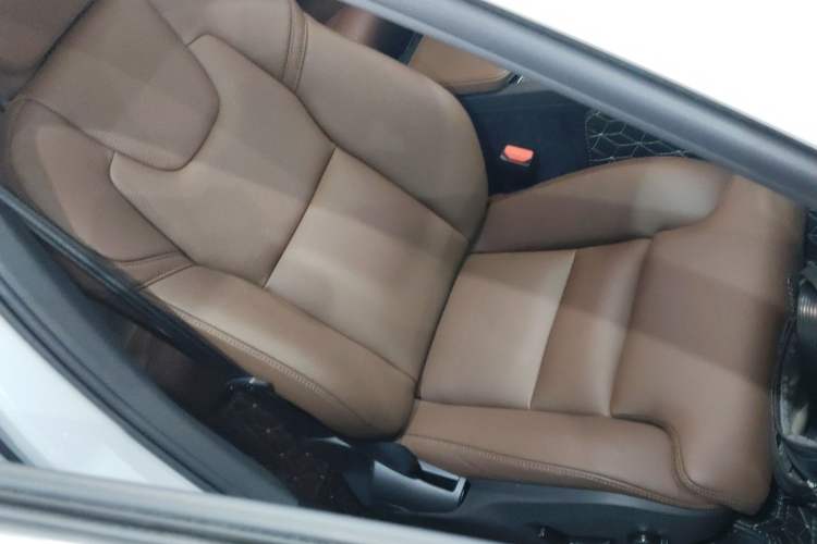 Used Volvo XC60 2024 B5 4x4 Smart Luxury Edition