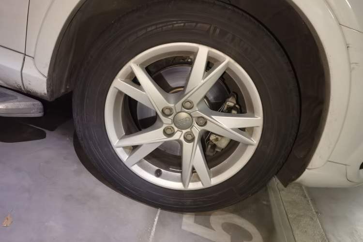 Used Audi Q3 2018 30th Anniversary Edition 30 TFSI Fashion Model Right Front Wheel Hub