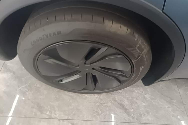 Used Tesla Model Y 2025 Rear-Wheel-Drive Version
