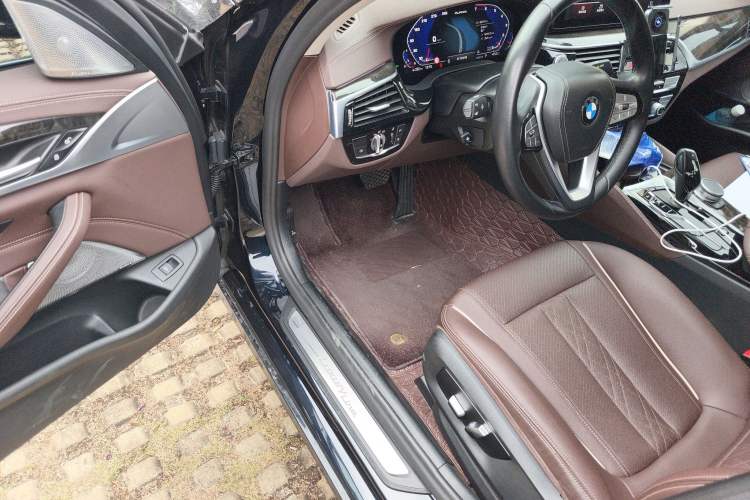 Used BMW 5 Series 2022 525Li Luxury Package