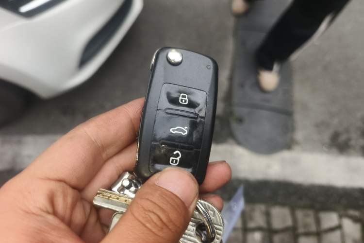 Used Volkswagen Polo 2016 1.4L Manual Fashion Model Vehicle Key