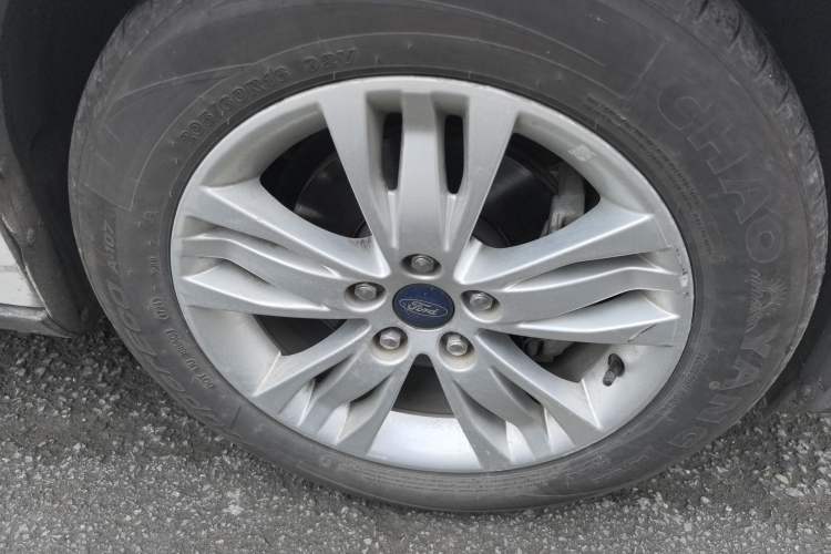 Used Ford Focus 2012 Sedan 1.6L Manual Comfort Model Right Front Wheel Hub
