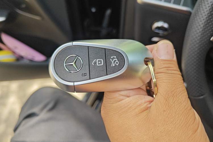 Used Mercedes-Benz GLC 2023 Refreshed GLC 300 L 4MATIC Dynamic Version 7-Seater
