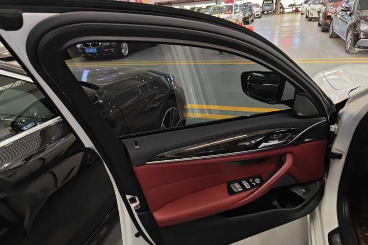 Used BMW 5 Series 2018 Restyled 530Li Luxury Edition M Sport Package
